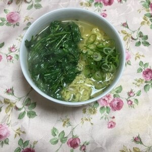 パクチーたっぷりラーメン